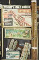 Lot 321 - A quantity of toys