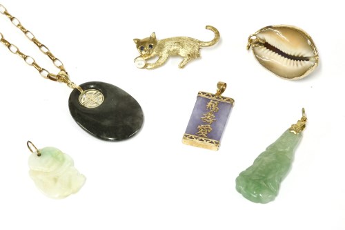 Lot 28 - A 9ct gold cat brooch