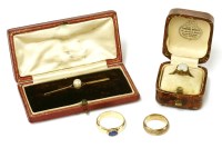 Lot 63 - A 9ct gold single stone synthetic star sapphire ring