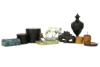 Lot 387 - An assortment of items