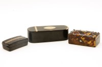 Lot 199 - A George III tortoiseshell and gold inlaid snuff box