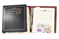 Lot 469 - A large quantity of world covers in eighteen albums