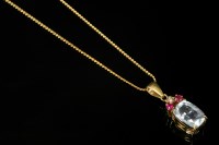 Lot 580 - A gold