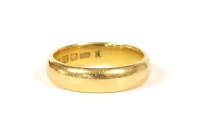 Lot 84 - A 22ct gold wedding ring