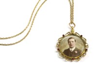 Lot 83 - A 9ct gold picture locket