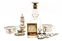 Lot 196 - A pair of silver pierced bonbon dishes