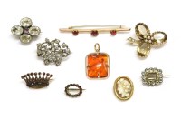 Lot 40 - A gold pearl and Cairngorm shamrock