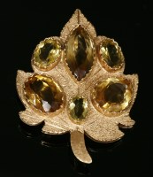 Lot 198 - A gold