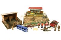 Lot 291 - A collection of painted lead soldiers