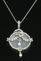 Lot 112 - A cased Belle Époque frosted rock crystal