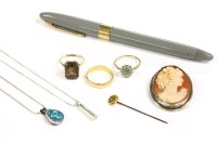 Lot 52 - A 22ct gold wedding ring
