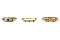 Lot 5 - An 18ct gold five stone graduated diamond ring