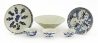 Lot 661 - A collection of Chinese porcelain