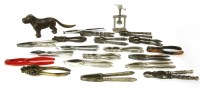 Lot 320 - A quantity of various nutcrackers