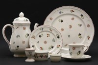 Lot 277 - An extensive Villeroy & Boch Petite Fleur pattern part dinner service