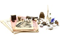Lot 99 - A collection of miscellaneous items