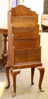 Lot 626 - A mahogany bookstand