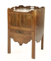Lot 596 - A George III mahogany bedside commode
