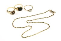 Lot 27 - A gentlemen's 9ct gold onyx plaque signet ring