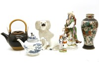 Lot 353 - A collection of ceramics