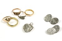 Lot 4 - A ladies 9ct gold signet ring