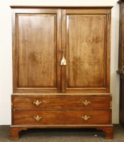 Lot 585 - 19th century mahogany dwarf linen press