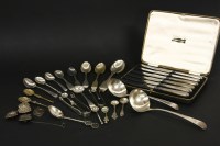 Lot 80 - A boxed set of six tea knives