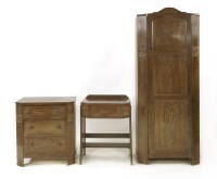 Lot 350 - An oak cottage suite