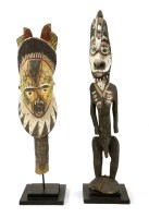 Lot 282 - AN ANCESTOR FIGURE