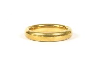 Lot 45 - A 22ct gold wedding ring