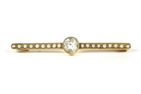 Lot 31 - A gold aquamarine and split pearl bar brooch
