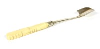 Lot 117 - A George III silver stilton scoop