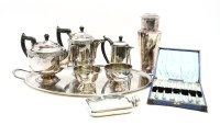 Lot 127 - A collection of silver plated items