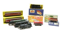 Lot 239 - A quantity of electric model railways