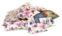 Lot 779 - A quantity of various cushions