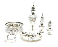 Lot 132 - An Irish silver dish ring