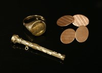 Lot 37 - A gentlemen's gold signet ring