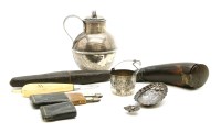 Lot 82 - A novelty horn snuff mull
