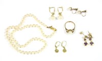Lot 52 - A single row uniform cultured pearls