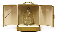 Lot 281 - A Theo Fabergé 'Coral' glass egg ornament