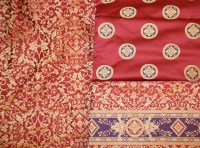 Lot 351 - A quantity of red