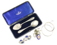 Lot 50 - A collection of jewellery