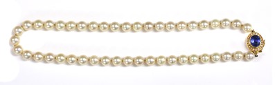 Lot 213 - A single row uniform cultured pearl necklace
