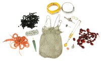 Lot 154 - A collection of costume jewellery