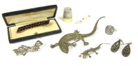 Lot 144 - A collection of jewellery to include a two row bohemian garnet brooch