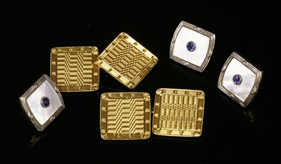 Lot 195 - A pair of 18ct gold Art Deco chain link cufflinks