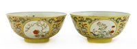 Lot 62 - A pair of Chinese famille rose bowls