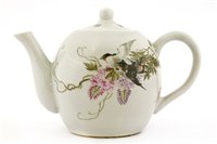Lot 406 - A Chinese porcelain teapot