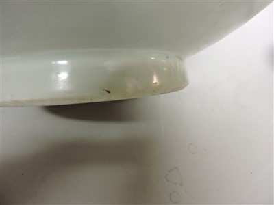 Lot 22 - A large Chinese blue and white bowl