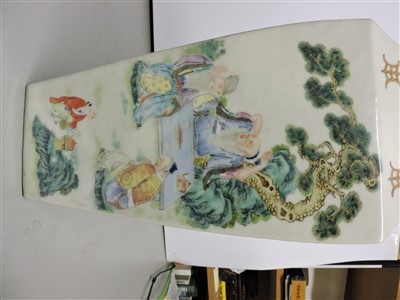 Lot 22 - A Chinese famille rose vase